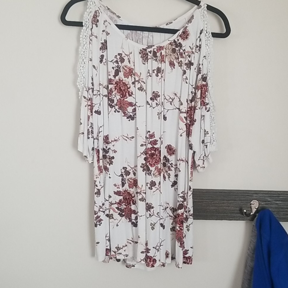 Cold shoulder top